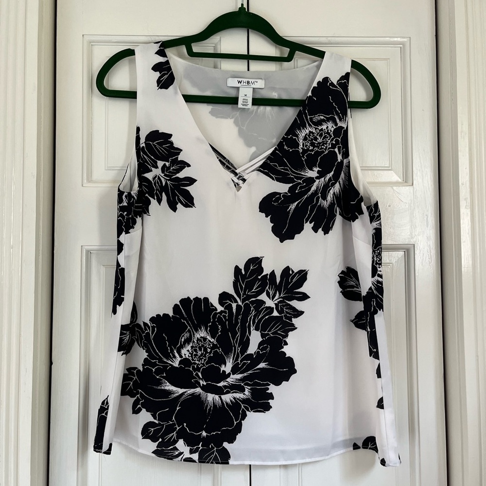 White House Black Market V-neck Shell women’s size Medium black floral print